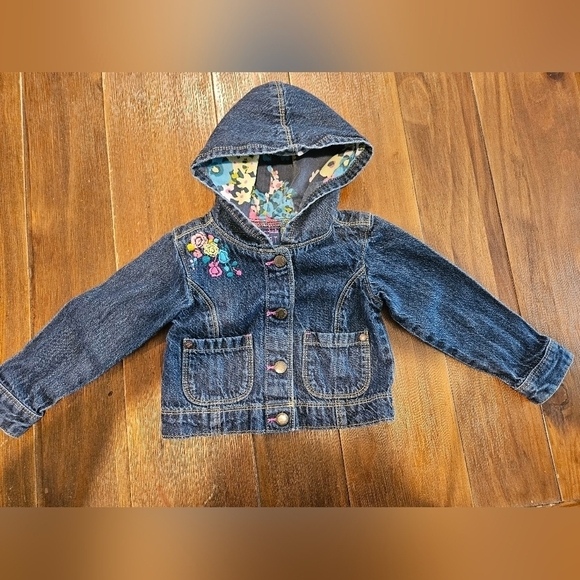 OSHKOSH GENUINE KIDS EMBROIDERED DENIM JACKET FLORAL LINED HOOD SIZE 2T - Picture 2 of 9